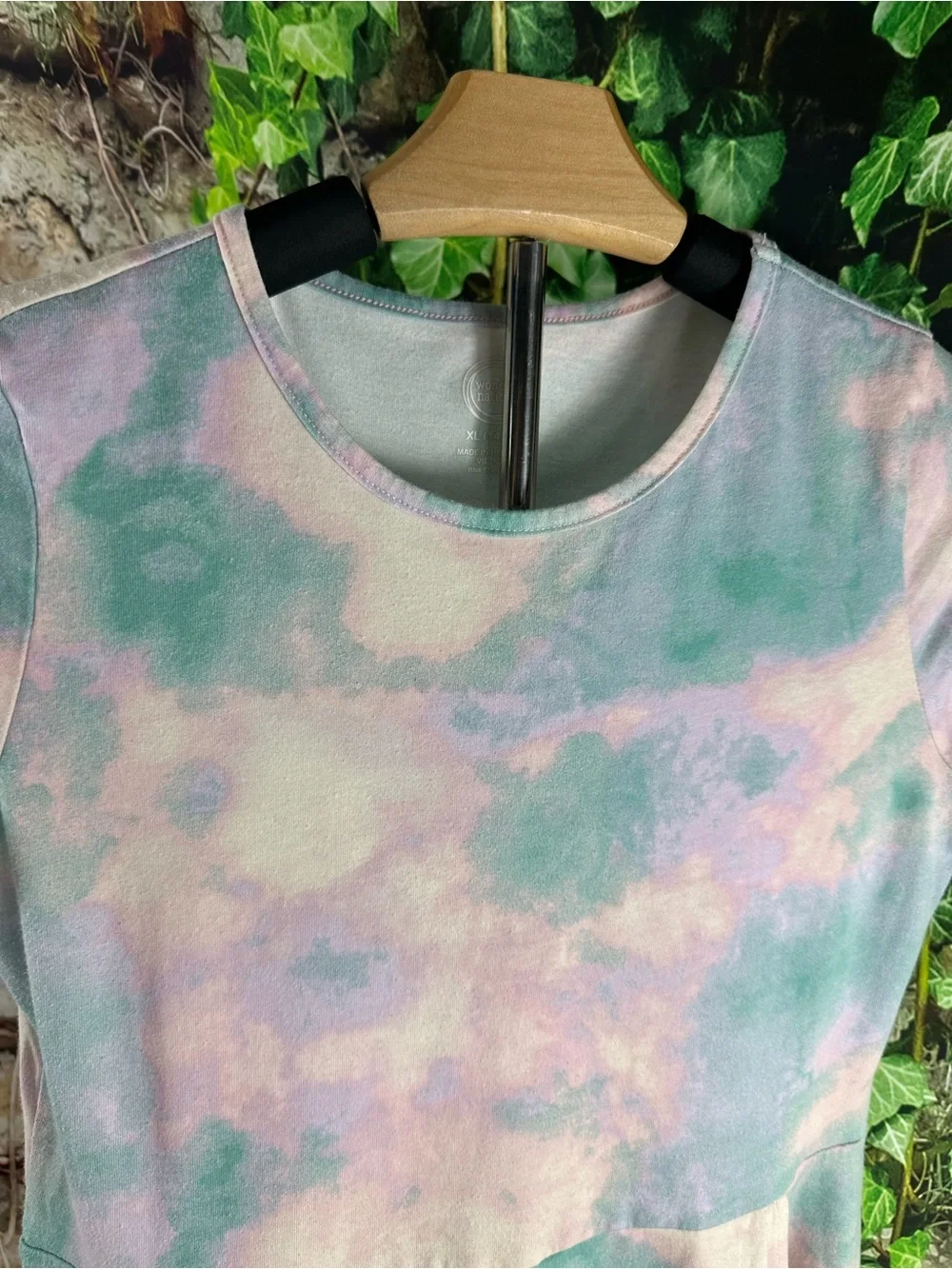 Girls size extra large 14 through 16 tie-dye cloud pattern